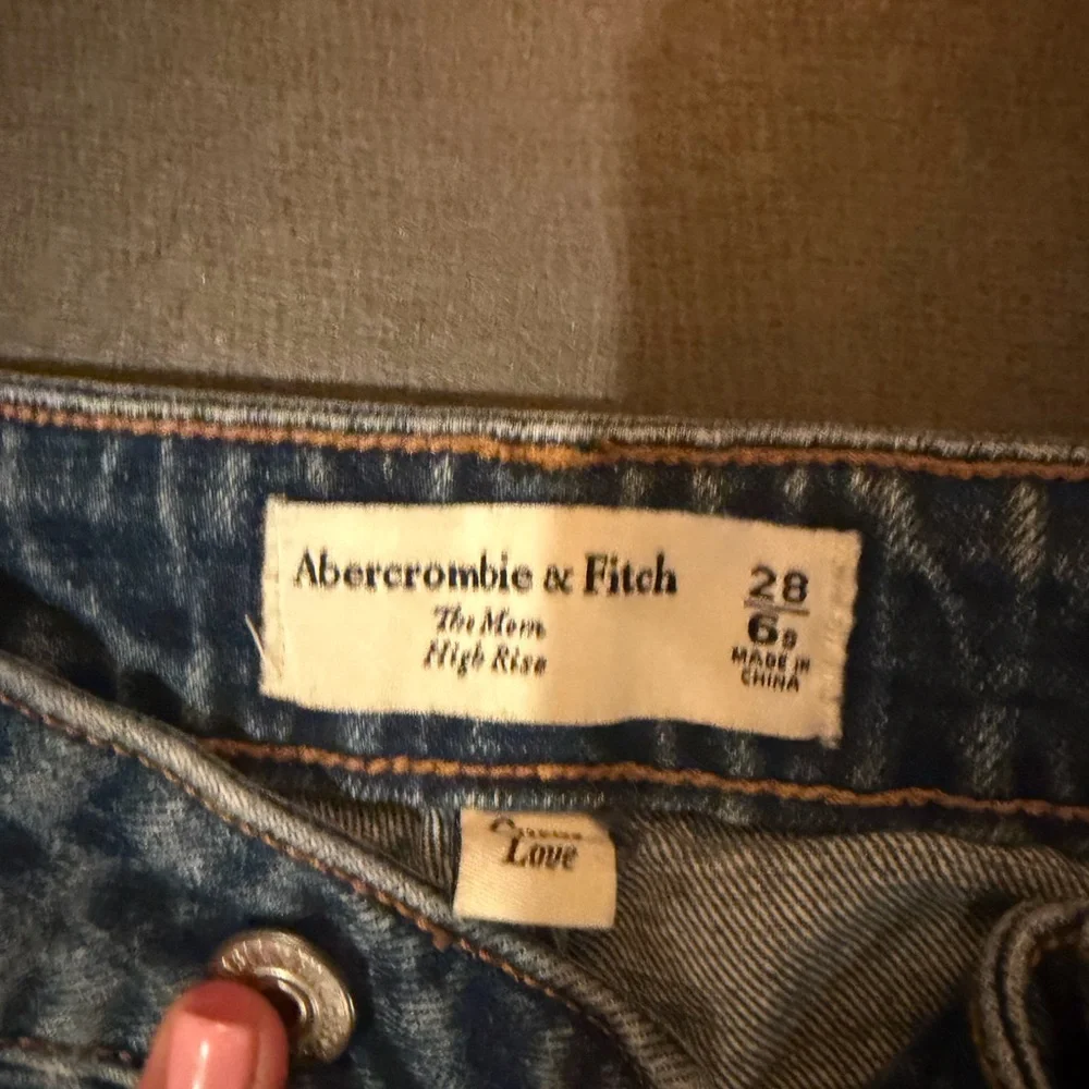 Abercrombie Mom Jeans - Picture 2 of 4